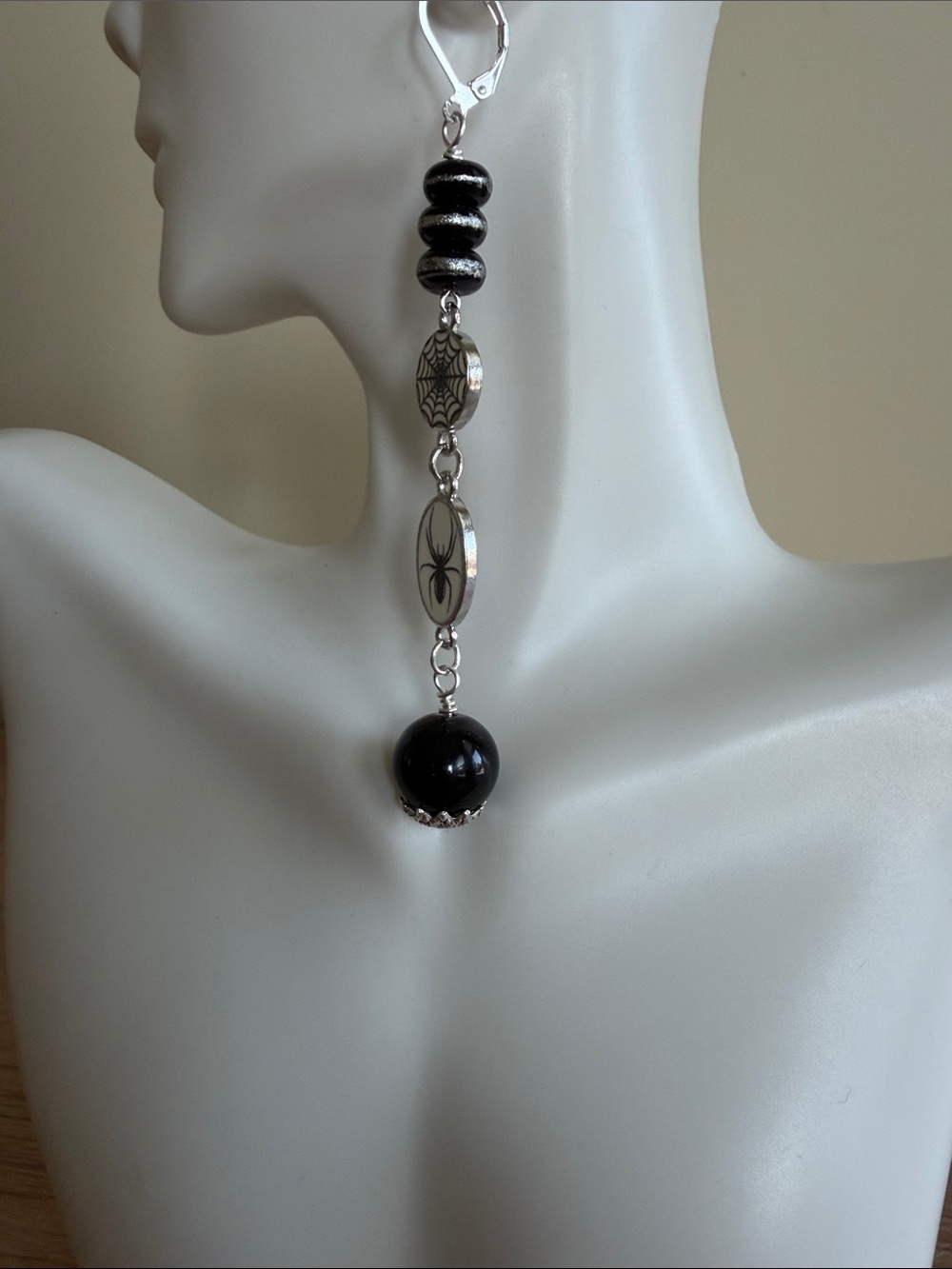 HAND CRAFTED HALLOWEEN SPIDER & WEB DANGLE EARRINGS Goth Statement Drop Jewelry - Picture 5 of 9